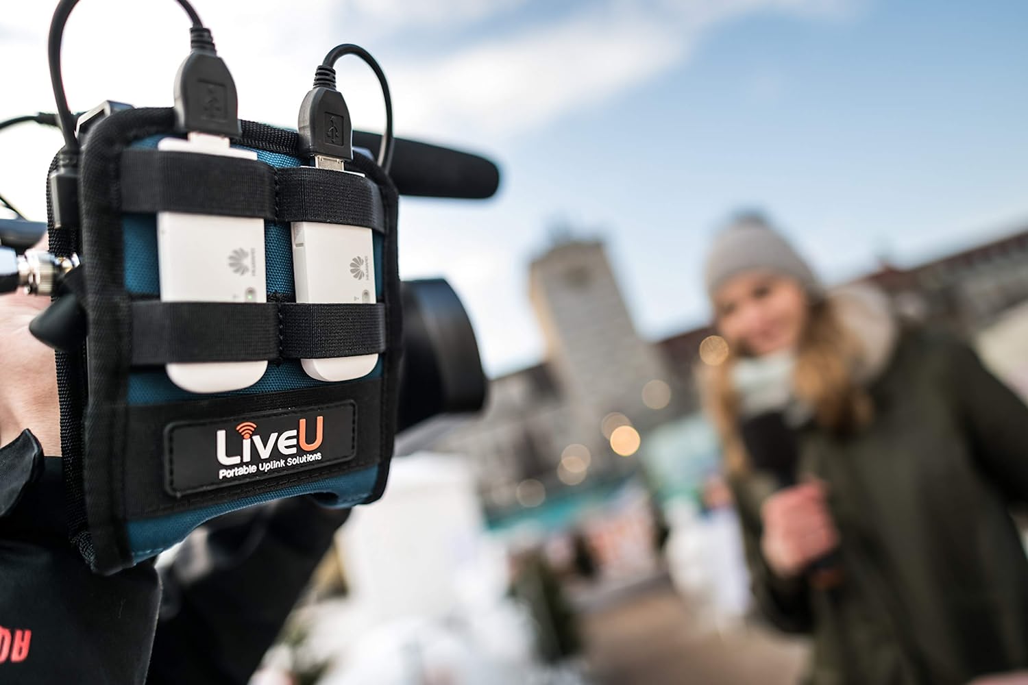 お買得！】 LiveU Solo + ソニー USBモデム2種 ほぼ未使用・ライセンス